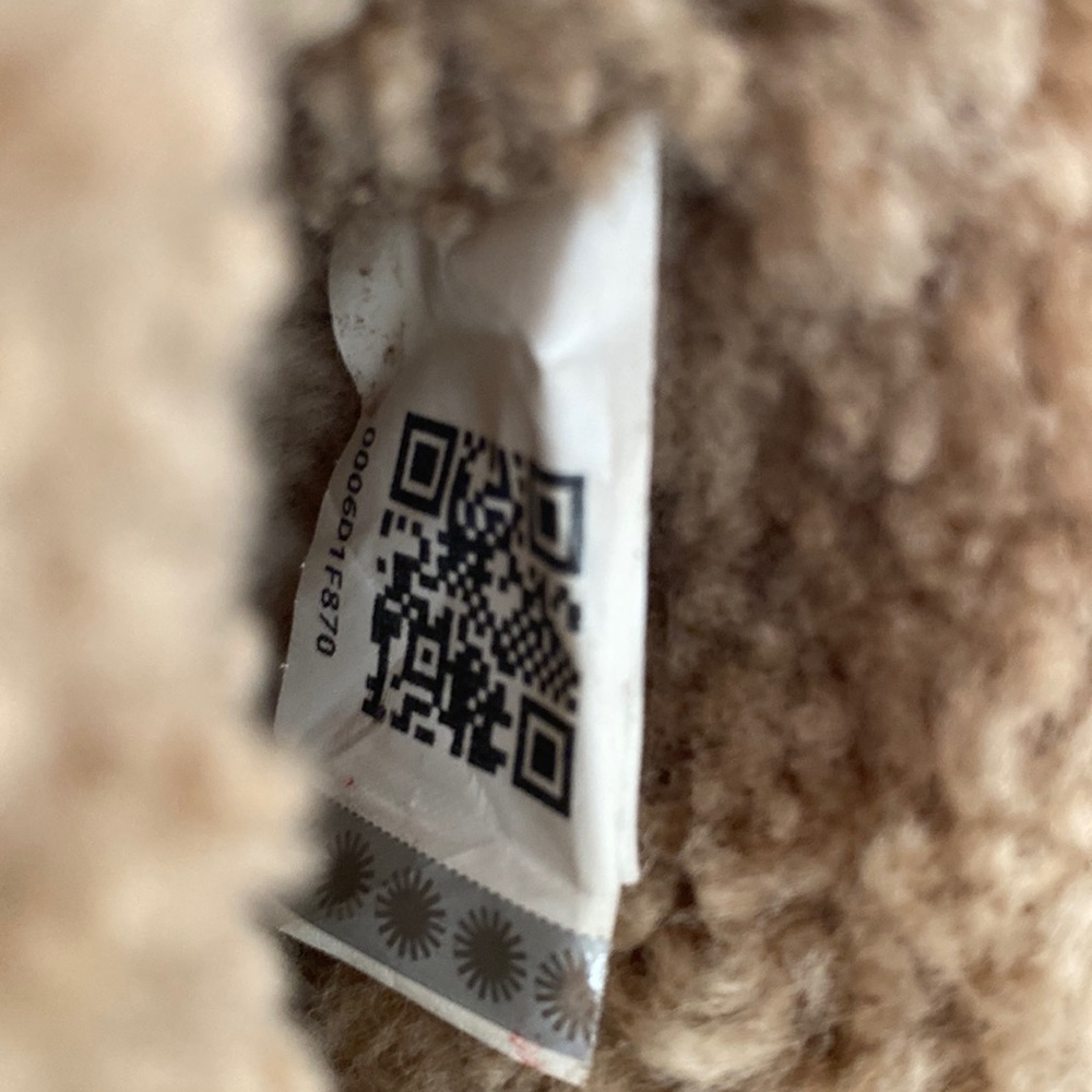 Genuine Ugg boots - Picture 9 of 9